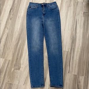 Brand new KanCan high rise skinny jeans